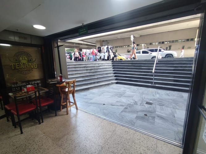 Local en arriendo en La Candelaria, Medellín, 178 m² · foto 15 de 17