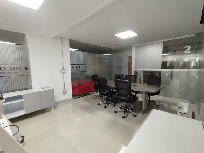 Oficina en arriendo en Laureles, Medellín, 25 m² · foto 2 de 11