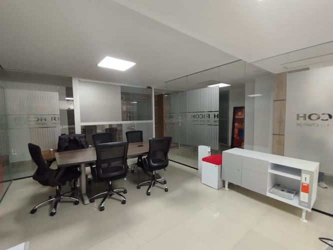 Oficina en arriendo en Laureles, Medellín, 25 m² · foto 3 de 11