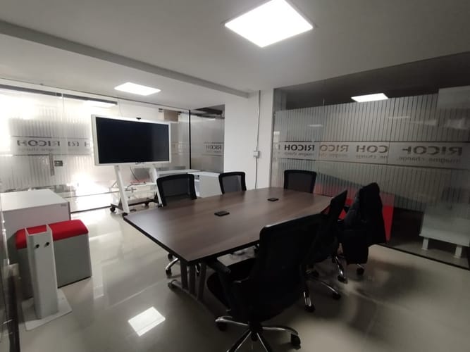 Oficina en arriendo en Laureles, Medellín, 25 m² · foto 6 de 11