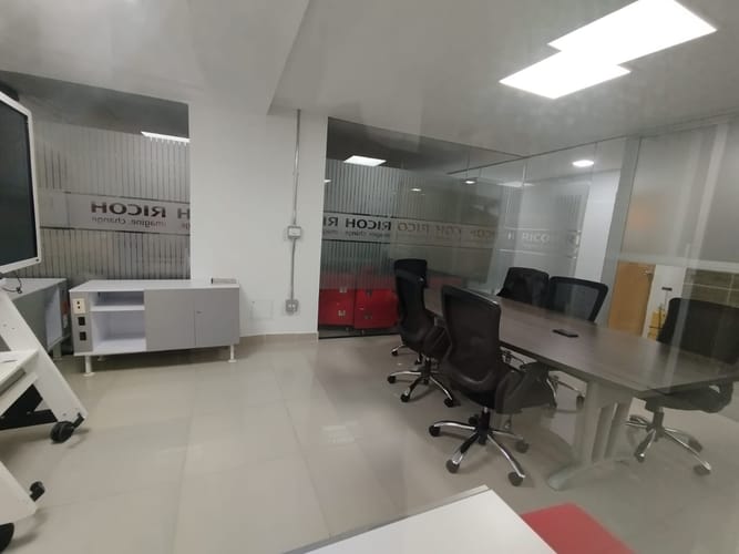 Oficina en arriendo en Laureles, Medellín, 25 m² · foto 8 de 11
