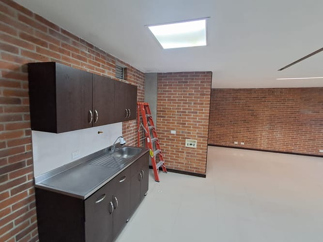Oficina en arriendo en Colombia, Medellín, 64 m² · foto 13 de 14