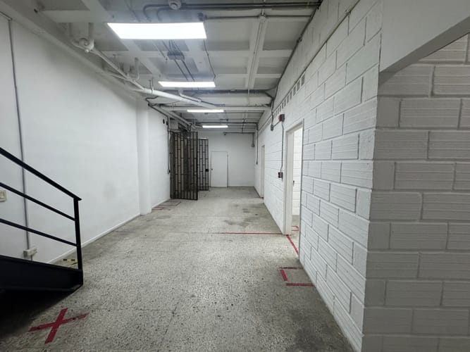 Bodega en arriendo en Las Vegas, Envigado, 241 m² · foto 2 de 19