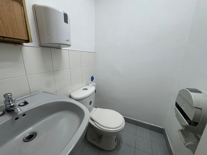 Bodega en arriendo en Las Vegas, Envigado, 241 m² · foto 4 de 19
