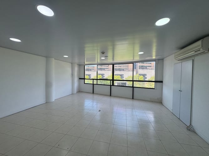 Bodega en arriendo en Las Vegas, Envigado, 241 m² · foto 5 de 19