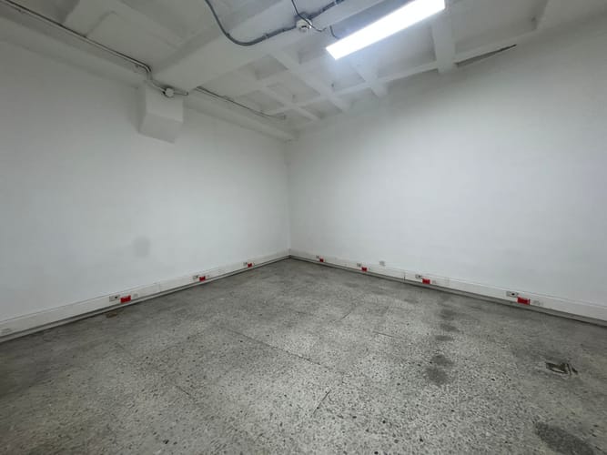 Bodega en arriendo en Las Vegas, Envigado, 241 m² · foto 6 de 19
