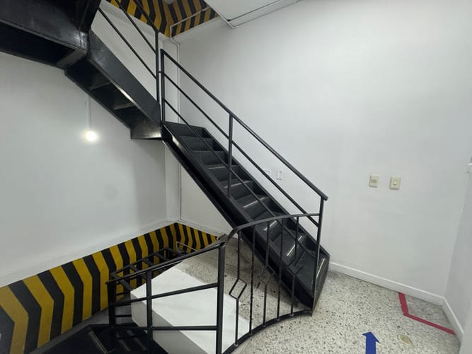 Bodega en arriendo en Las Vegas, Envigado, 241 m² · foto 8 de 19