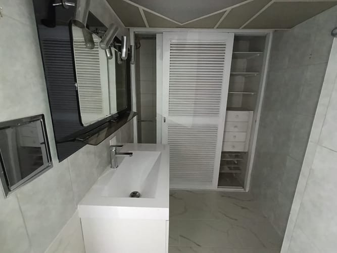 Apartamento de 3 alcobas en arriendo en El Poblado, Medellín, 140 m² · foto 5 de 20