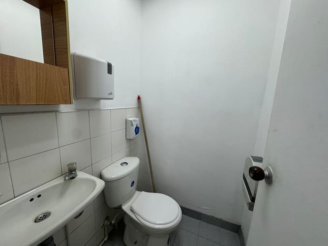 Bodega en arriendo en Las Vegas, Envigado, 241 m² · foto 16 de 19