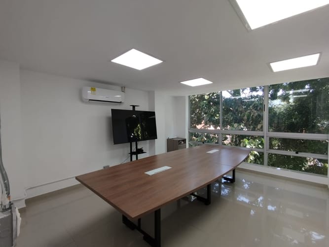 Oficina en arriendo en Laureles, Medellín, 30 m² · foto 2 de 9