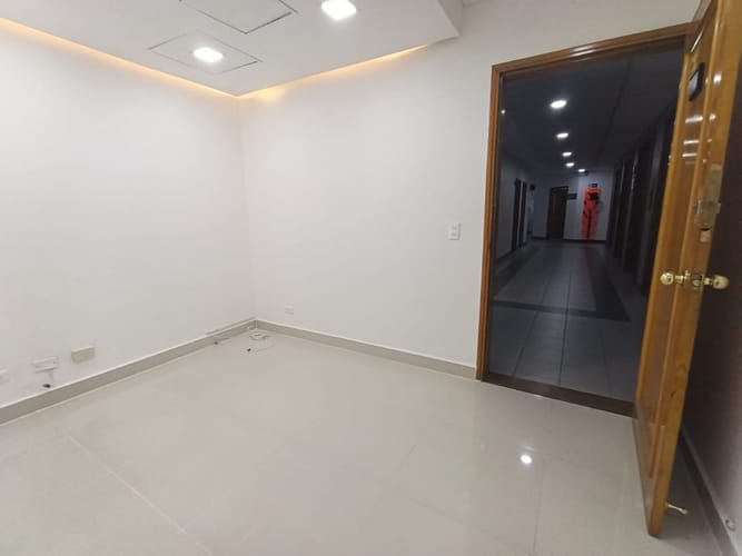 Oficina en arriendo en El Poblado, Medellín, 35 m² · foto 4 de 9