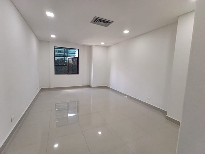 Oficina en arriendo en El Poblado, Medellín, 35 m² · foto 5 de 9