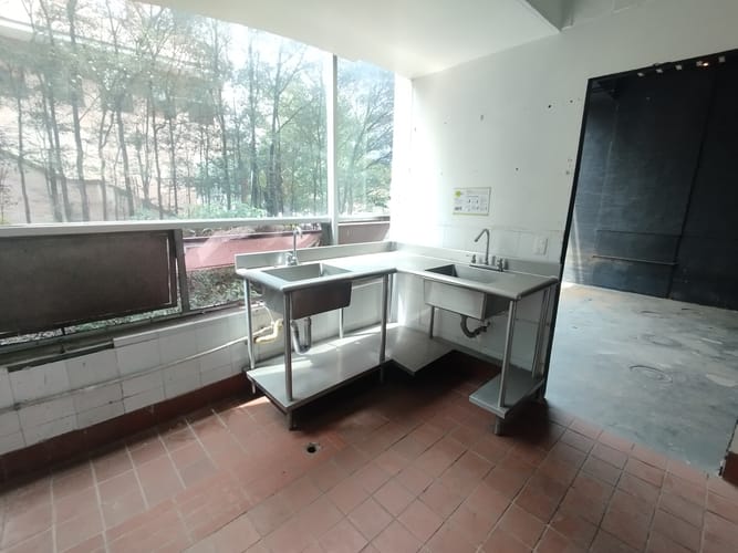 Local en arriendo en El Poblado, Medellín, 73 m² · foto 8 de 16