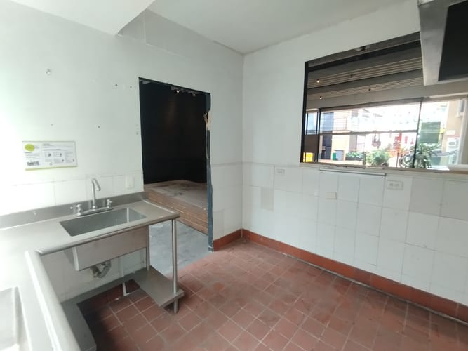Local en arriendo en El Poblado, Medellín, 73 m² · foto 9 de 16