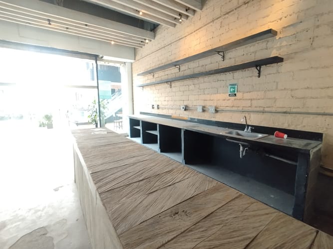 Local en arriendo en El Poblado, Medellín, 73 m² · foto 11 de 16