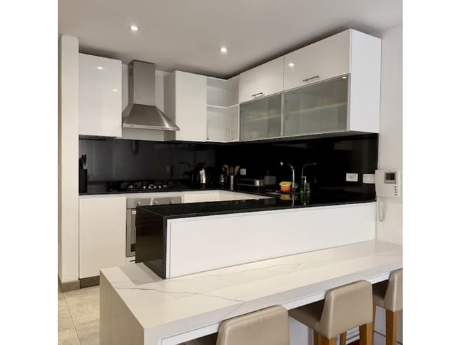 Apartamento de 1 alcoba en venta en Chicó Reservado, Bogotá, 54 m² · foto 2 de 7