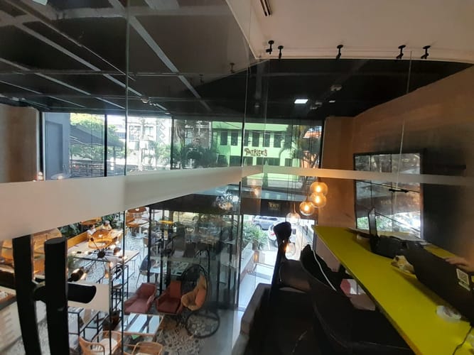 Local en arriendo en El Poblado, Medellín, 22 m² · foto 2 de 8
