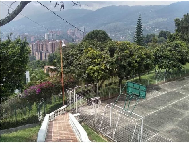 Finca en arriendo en Camino Verde, Envigado, 360 m² · foto 2 de 15