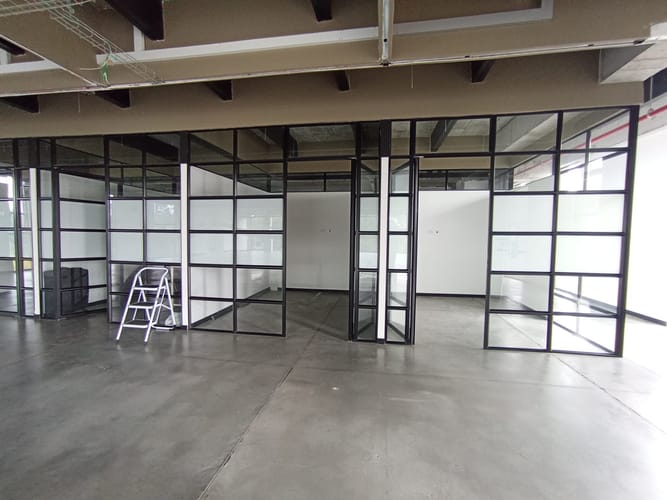 Oficina en arriendo en Llano Grande, Rionegro, 600 m² · foto 2 de 9