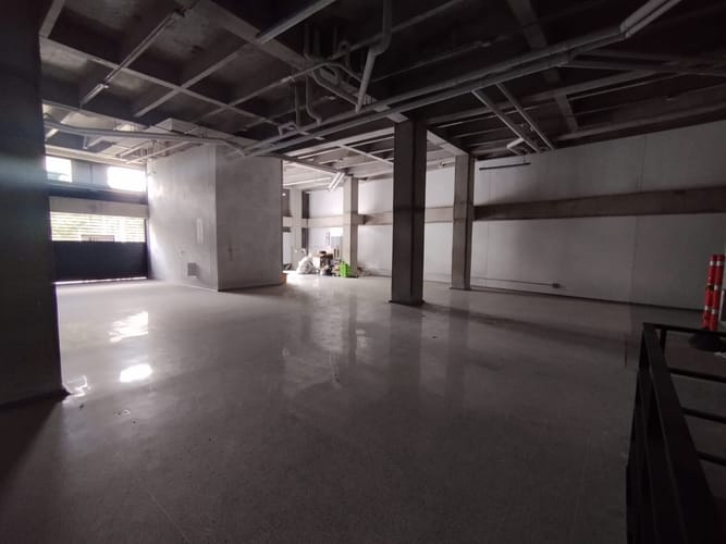 Local en arriendo en Camparola, Itagüí, 334 m² · foto 2 de 12