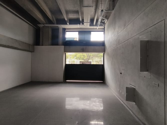 Local en arriendo en Camparola, Itagüí, 334 m² · foto 3 de 12
