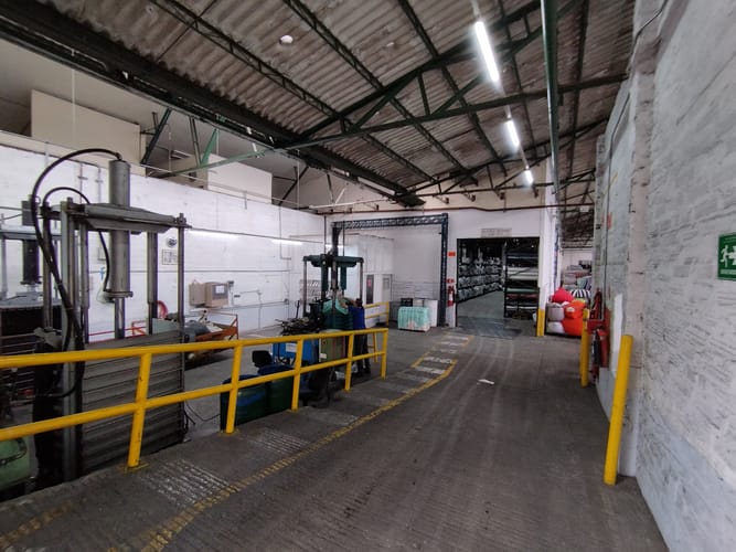 Bodega en arriendo en San Jose Obrero, Bello, 1158 m² · foto 2 de 10