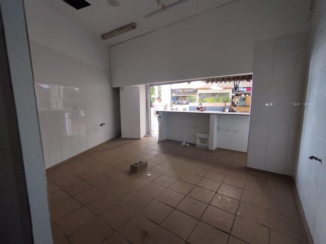 Local en arriendo en El Poblado, Medellín, 29 m² · foto 6 de 9