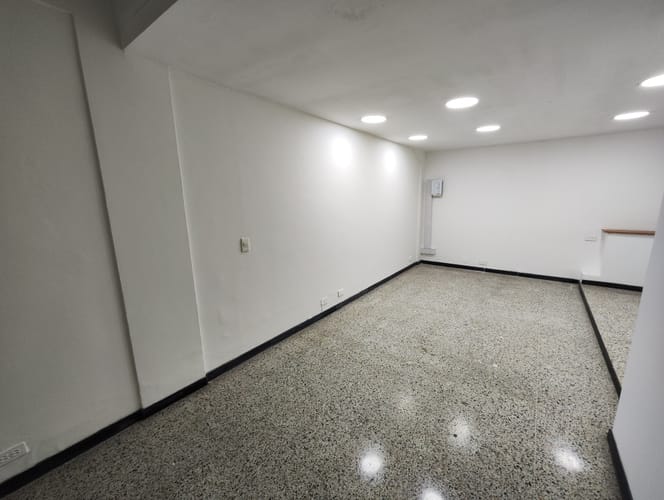 Oficina en arriendo en Otraparte, Envigado, 100 m² · foto 3 de 10