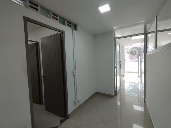 Oficina en arriendo en Laureles, Medellín, 85 m² · foto 2 de 12