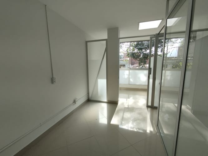 Oficina en arriendo en Laureles, Medellín, 85 m² · foto 4 de 12