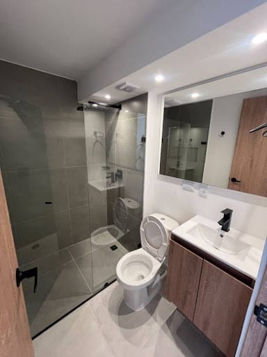 Apartamento de 2 alcobas en arriendo en Loma De San Jose, Sabaneta, 55 m² · foto 6 de 8