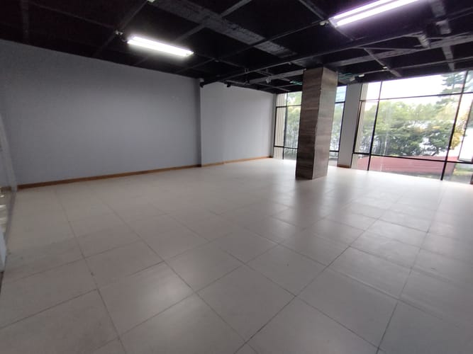 Local en arriendo en El Poblado, Medellín, 70 m² · foto 5 de 6