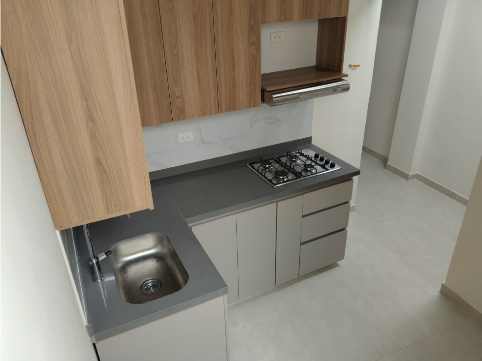 Apartamento en arriendo en La Candelaria, Medellín · foto 3 de 23