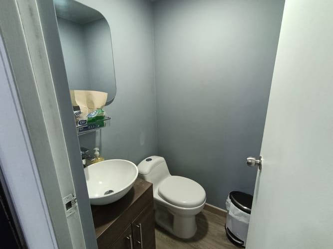Oficina en arriendo en Guayabal, Medellín, 112 m² · foto 8 de 16