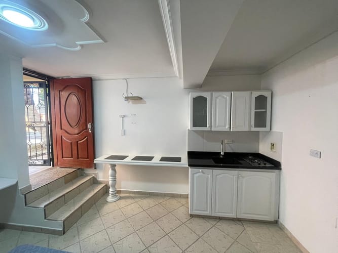 Apartamento de 1 alcoba en arriendo en Boston, Medellín, 55 m² · foto 2 de 10