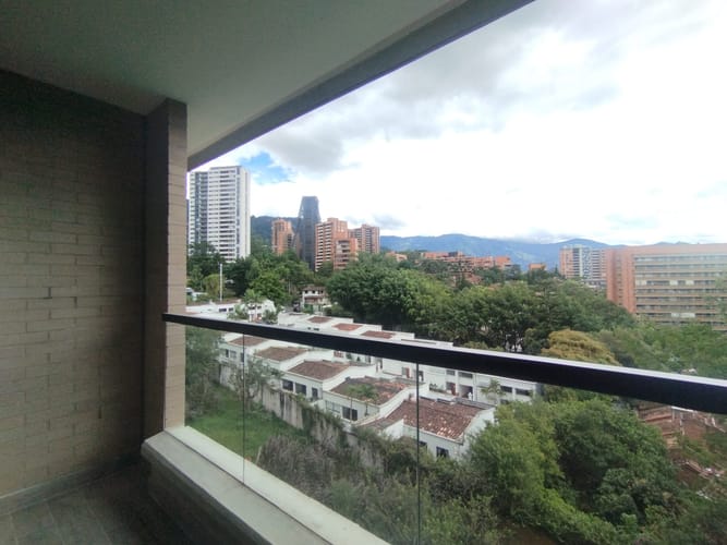 Apartamento de 1 alcoba en arriendo en Urbanización Las Cumbres, Medellín, 37 m² · foto 2 de 20