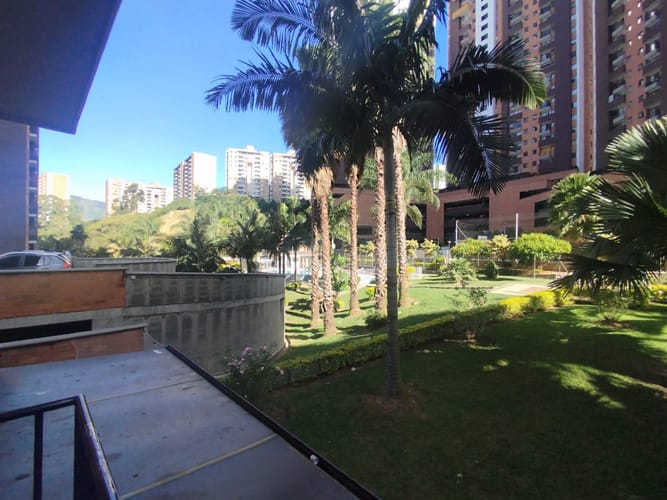 Apartamento de 3 alcobas en arriendo en La Hondonada, Medellín, 63 m² · foto 14 de 20