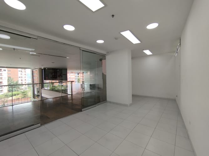 Local en arriendo en Loma Del Esmeraldal, Envigado, 25 m² · foto 4 de 10