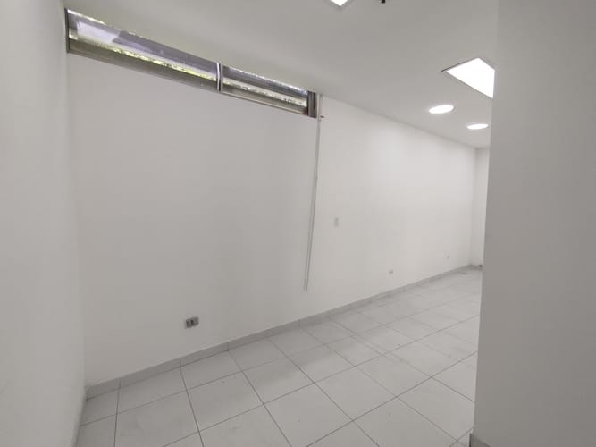 Local en arriendo en Loma Del Esmeraldal, Envigado, 25 m² · foto 6 de 10