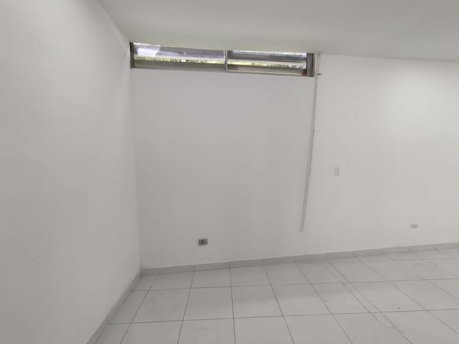 Local en arriendo en Loma Del Esmeraldal, Envigado, 25 m² · foto 8 de 10
