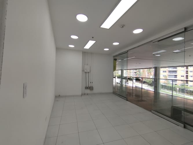 Local en arriendo en Loma Del Esmeraldal, Envigado, 25 m² · foto 9 de 10