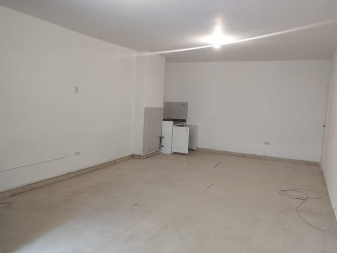 Local en arriendo en La Candelaria, Medellín, 32 m² · foto 2 de 16