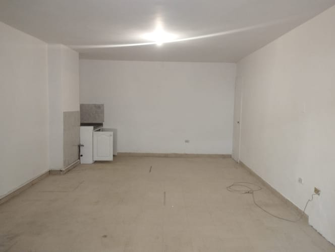 Local en arriendo en La Candelaria, Medellín, 32 m² · foto 3 de 16