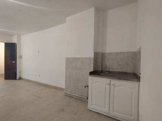 Local en arriendo en La Candelaria, Medellín, 32 m² · foto 8 de 16