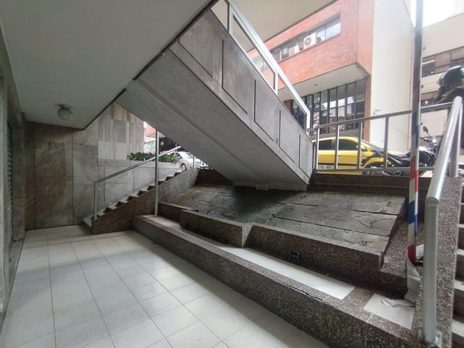 Local en arriendo en La Candelaria, Medellín, 32 m² · foto 12 de 16