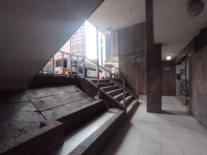 Local en arriendo en La Candelaria, Medellín, 32 m² · foto 13 de 16