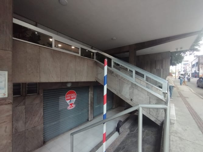 Local en arriendo en La Candelaria, Medellín, 32 m² · foto 15 de 16
