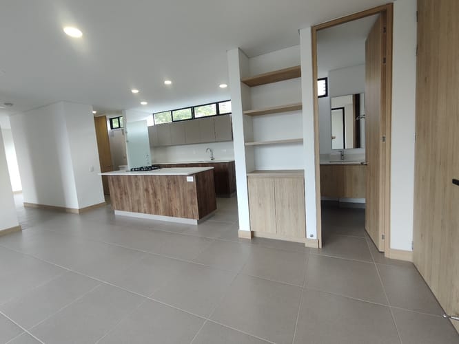 Apartamento de 3 alcobas en arriendo en El Poblado, Medellín, 127 m² · foto 4 de 20