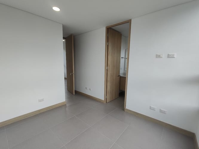 Apartamento de 3 alcobas en arriendo en El Poblado, Medellín, 127 m² · foto 10 de 20