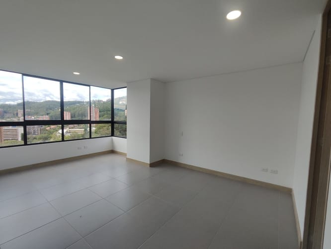 Apartamento de 3 alcobas en arriendo en El Poblado, Medellín, 127 m² · foto 13 de 20